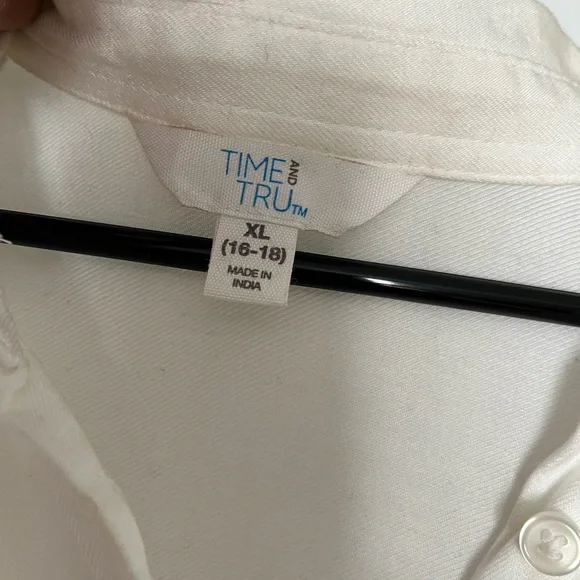 Light Cream Button-Front Women's Blouse Time and Tru XL 16-18 - Picture 6 of 13